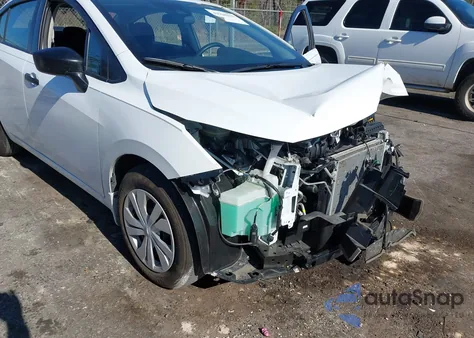 2025 Nissan Versa 1.6 S z USA, uszkodzony, nr VIN 3N1CN8DV9SL823974